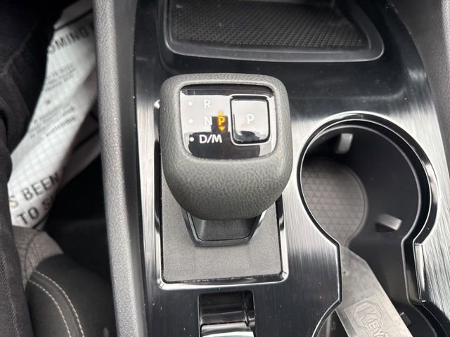 Used 2022 Nissan Rogue S image 18