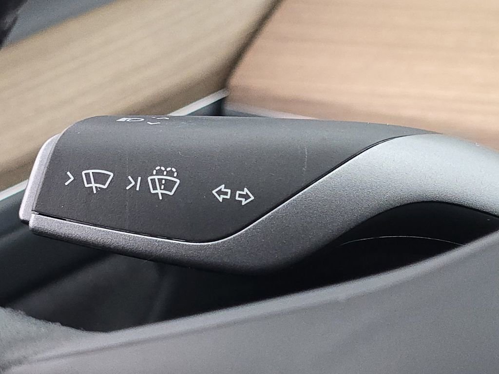 Used 2024 Tesla Model Y Long Range image 29