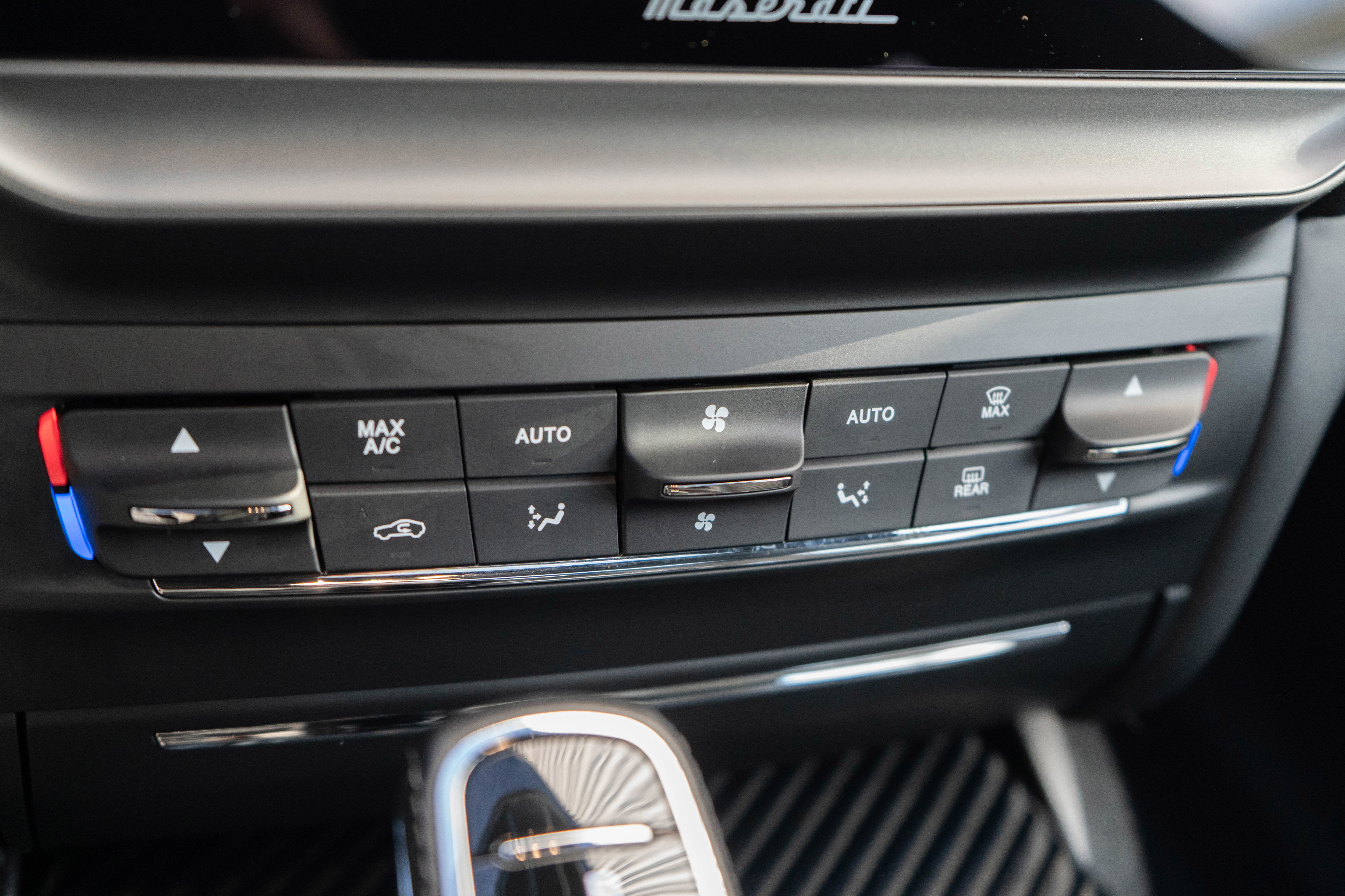 Used 2022 Maserati Ghibli Trofeo image 23