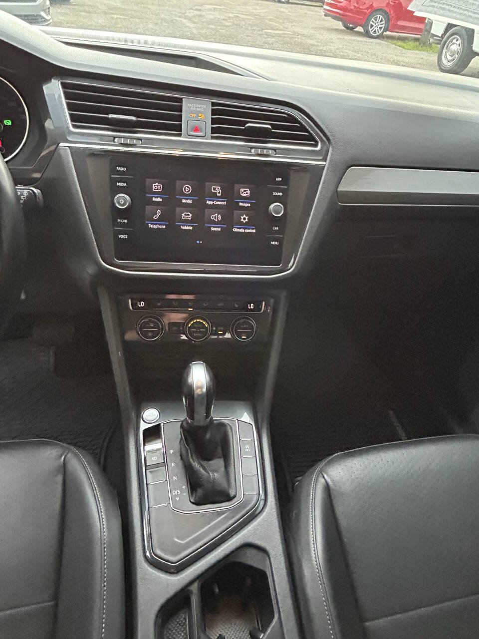 Used 2019 Volkswagen Tiguan SE FWD image 12