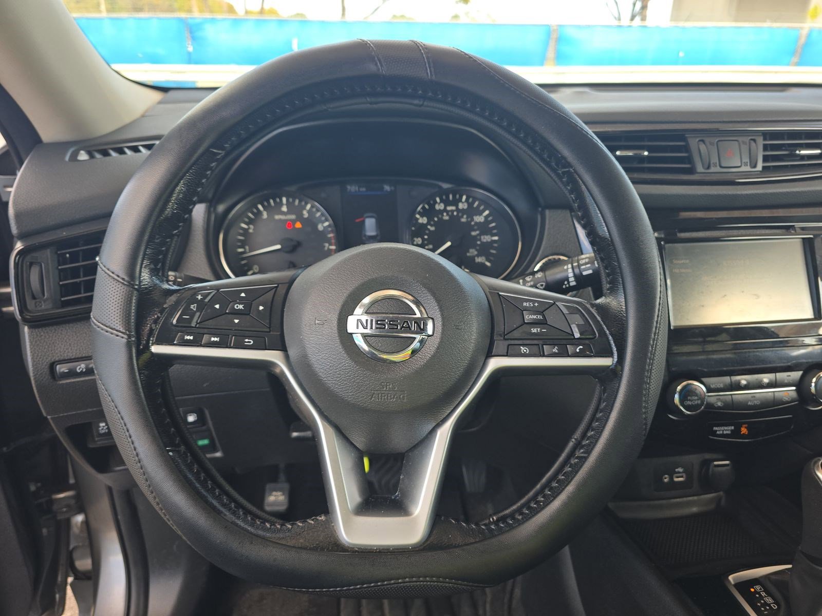 Used 2020 Nissan Rogue SV image 8