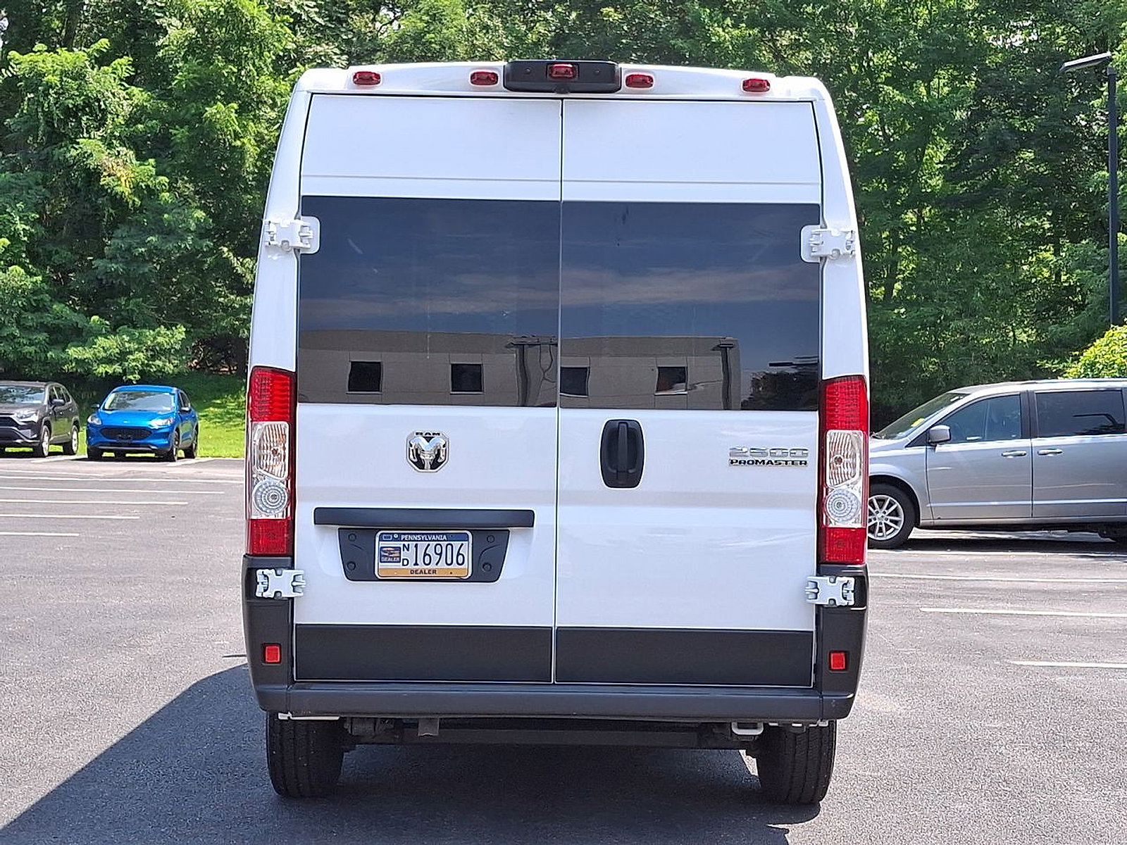 Used 2024 RAM ProMaster 2500 w/ Convenience Group image 23