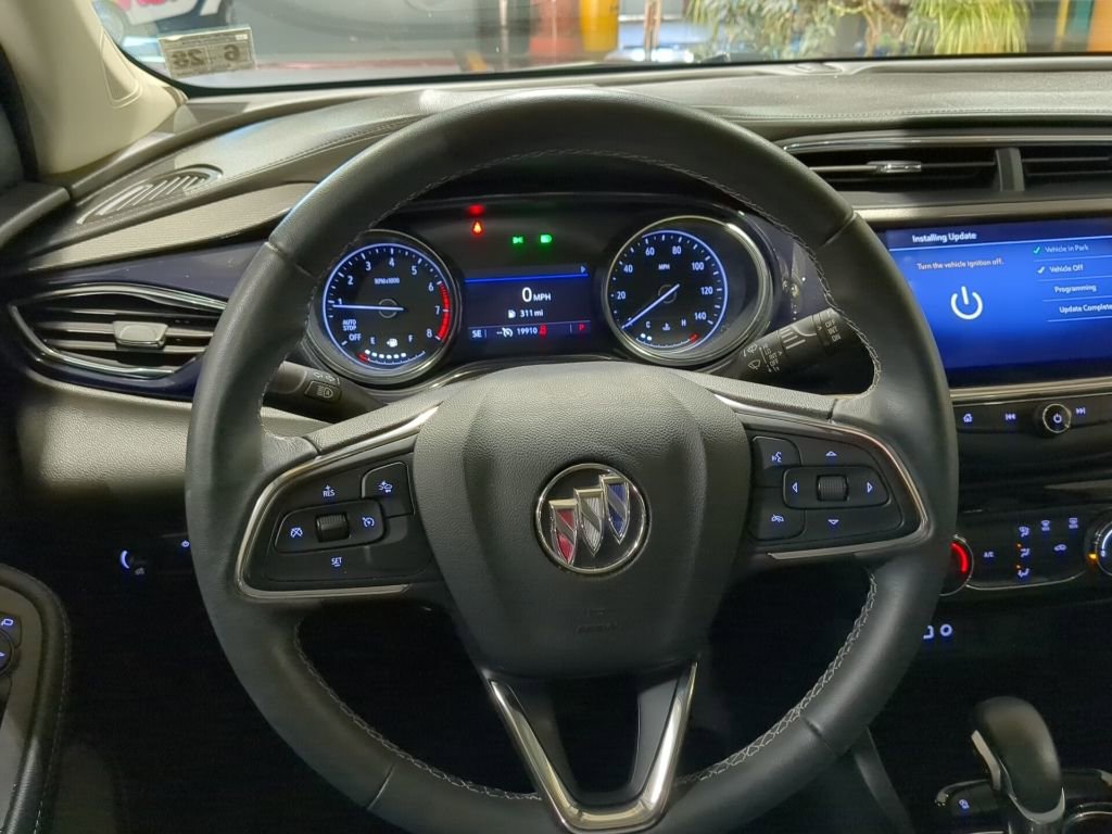 Used 2023 Buick Encore GX Preferred image 2
