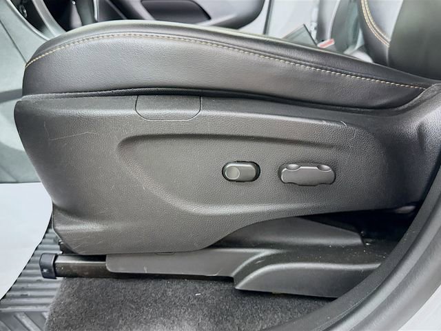 Used 2019 Chevrolet Trax Premier AWD/4WD image 21