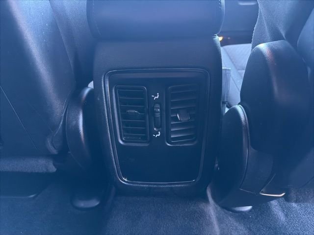 Used 2018 Jeep Grand Cherokee Laredo image 15