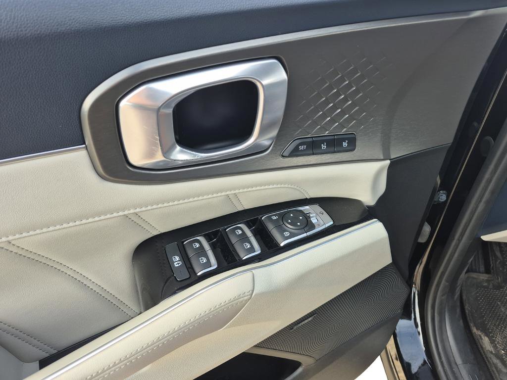 Used 2022 Kia Sorento SX Prestige image 25