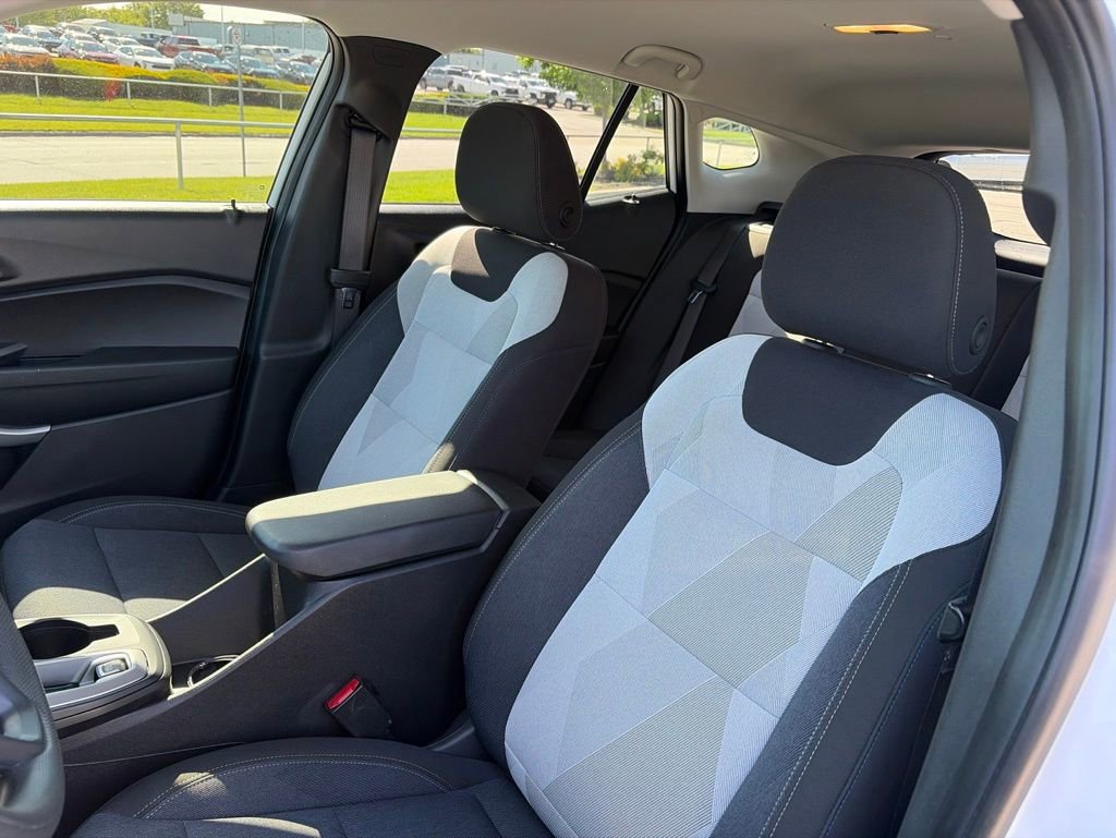 Used 2024 Chevrolet Trax LS w/ LS Convenience Package FWD image 43