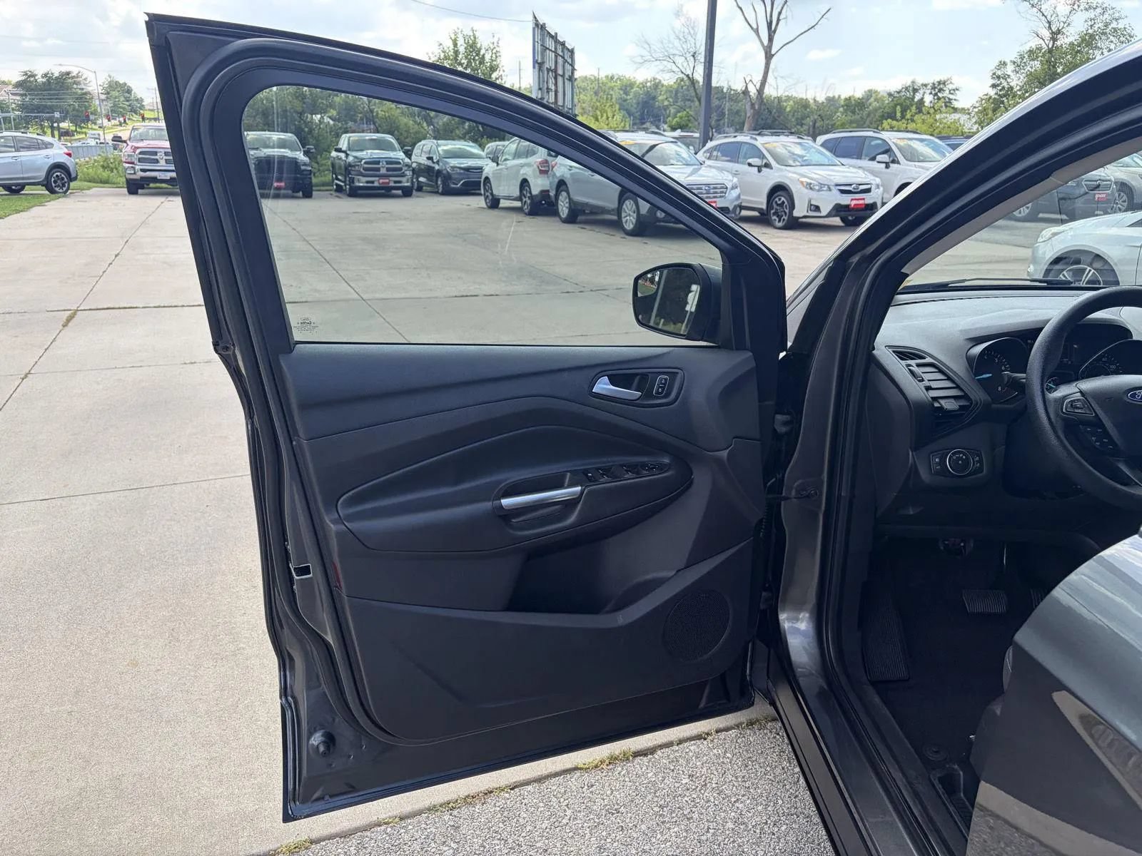 Used 2018 Ford Escape SE w/ SE Sync 3 Package AWD/4WD image 10