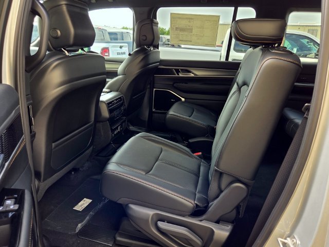 New 2026 Jeep Grand Wagoneer 4WD image 4