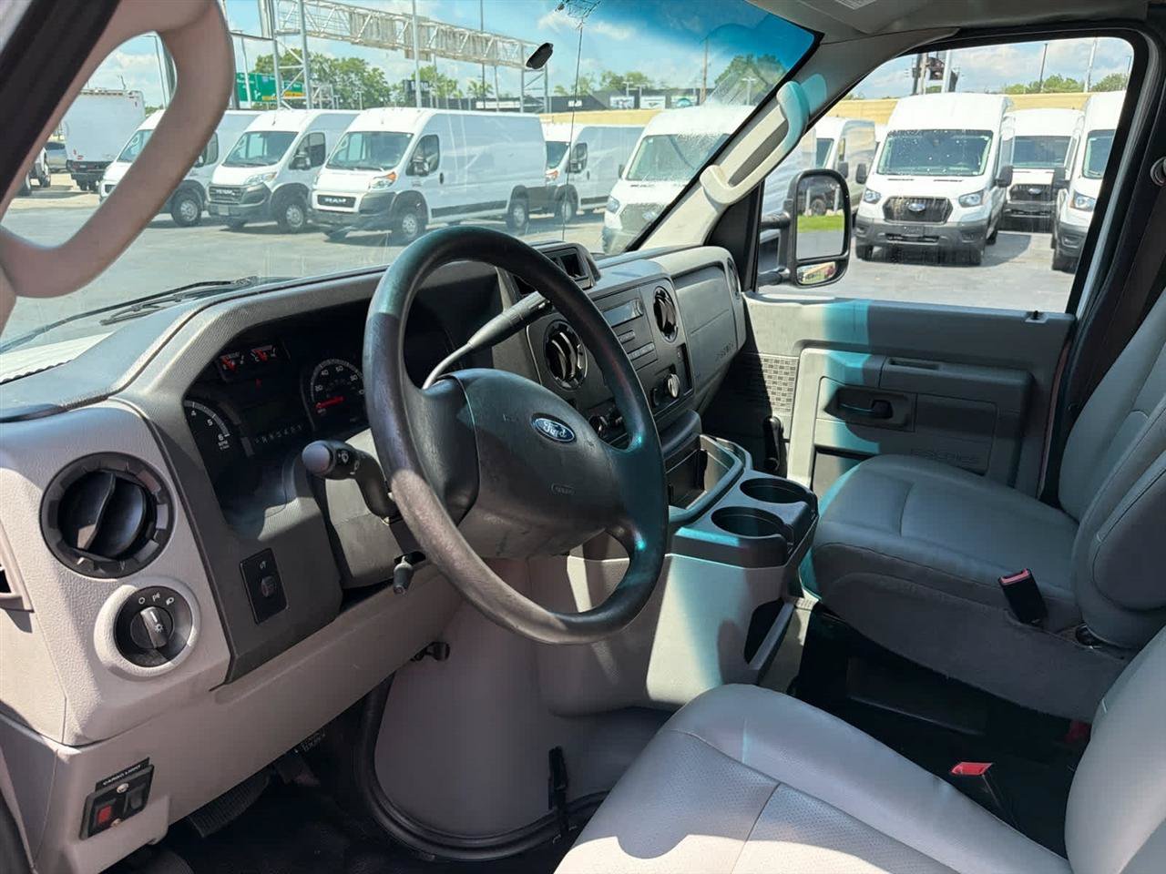 Used 2018 Ford E-350 and Econoline 350 Super Duty RWD image 11