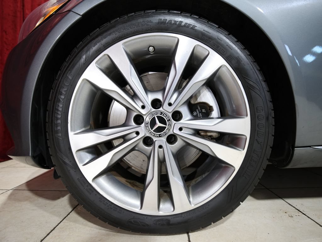Used 2018 Mercedes-Benz C 300 Sedan image 7