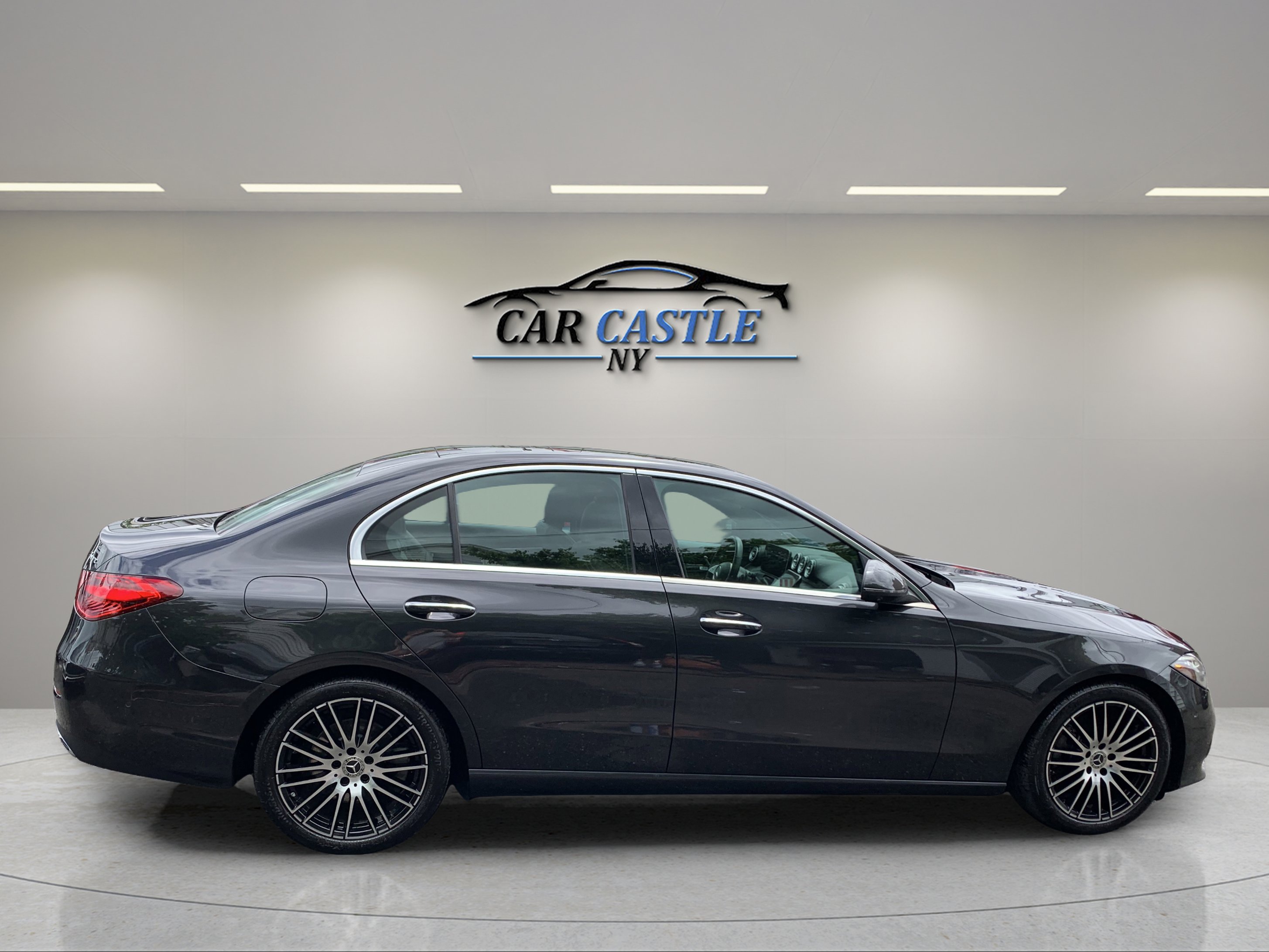 Used 2022 Mercedes-Benz C 300 4MATIC Sedan w/ Exclusive Trim Package image 6