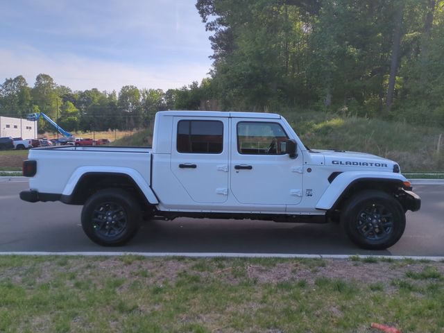 New 2026 Jeep Gladiator Sport AWD/4WD image 14