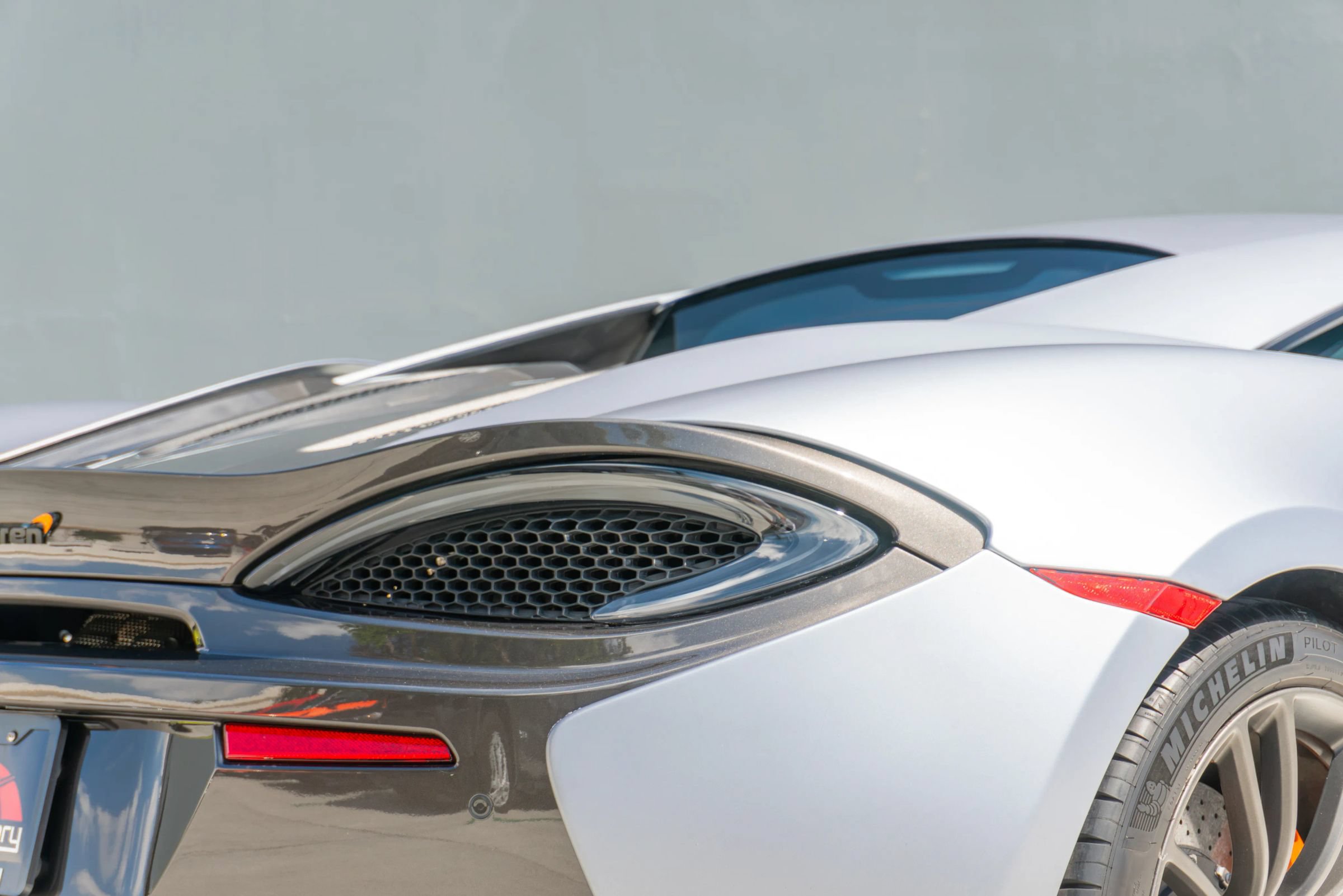 Used 2017 McLaren 570S Coupe RWD image 39