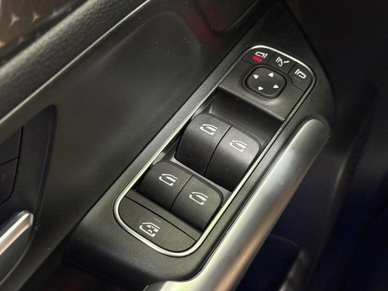 New 2025 Mercedes-Benz GLA 250 4MATIC image 14