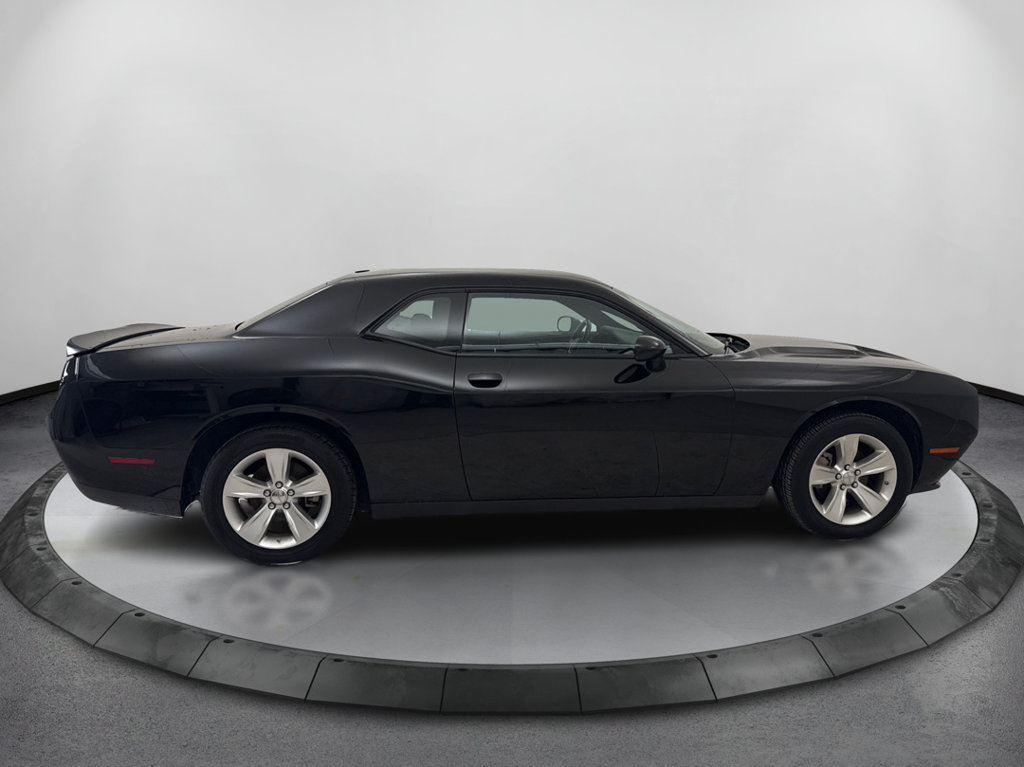 Used 2023 Dodge Challenger SXT RWD image 4