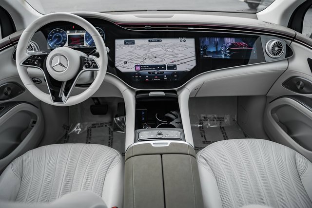 Used 2023 Mercedes-Benz EQS 580 4MATIC SUV image 17