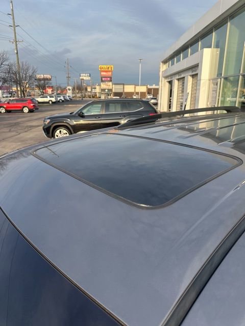 Used 2017 Toyota Sienna XLE image 18