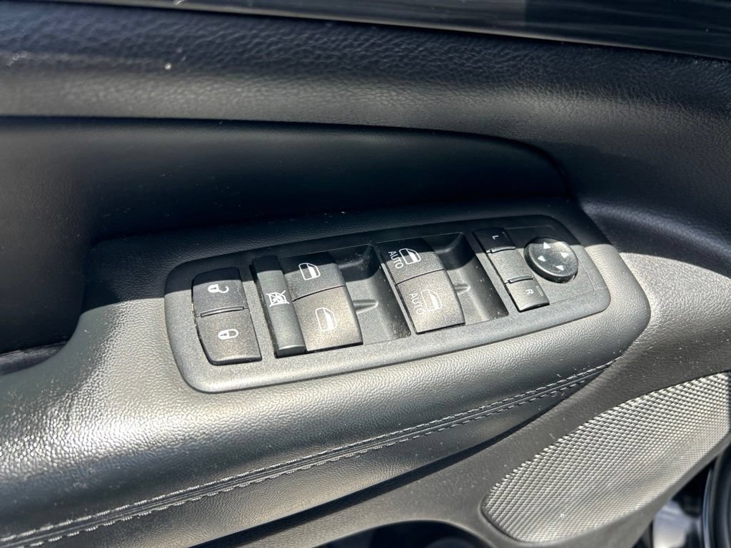 Used 2021 Jeep Grand Cherokee Laredo RWD image 34