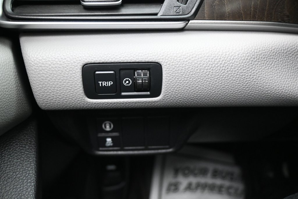 Used 2018 Honda Accord EX image 19