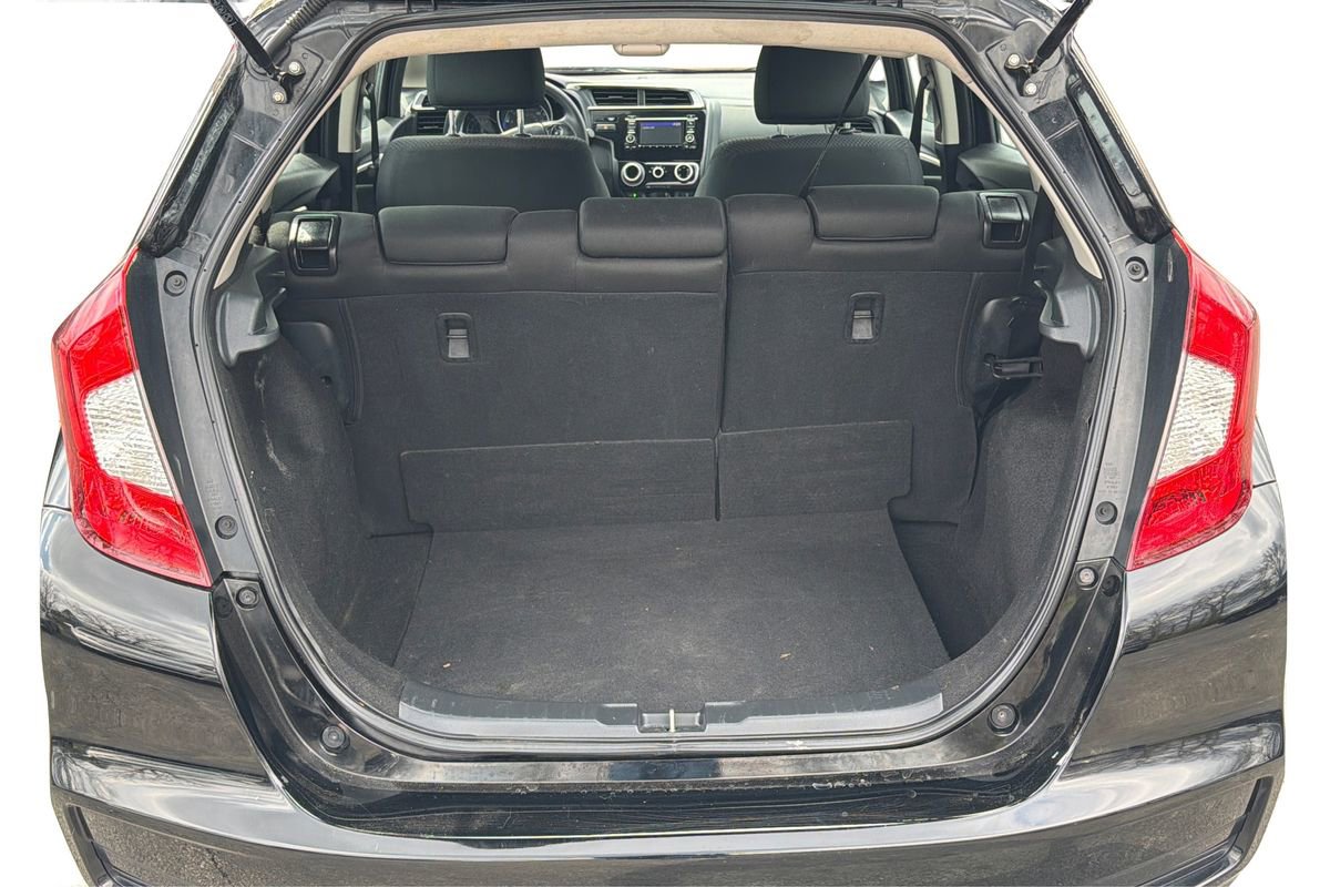 Used 2019 Honda Fit LX image 11