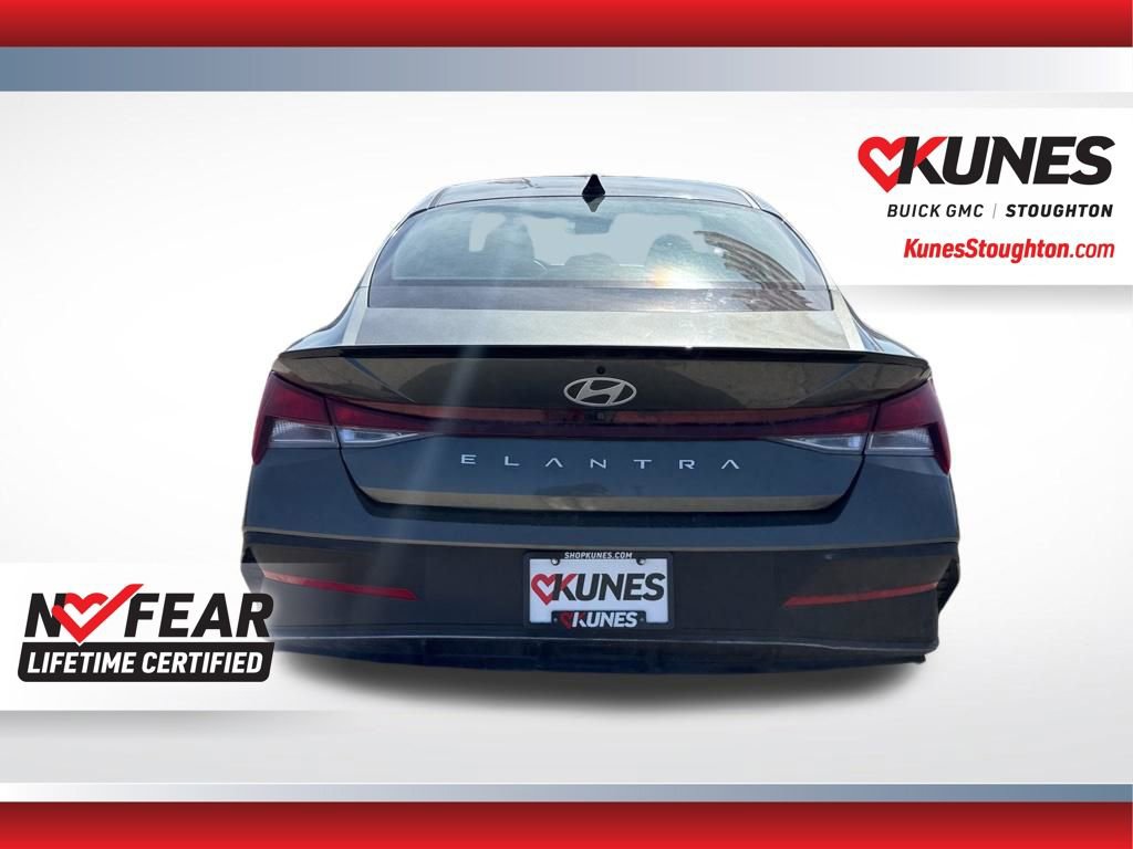 Used 2025 Hyundai Elantra Sport FWD image 10