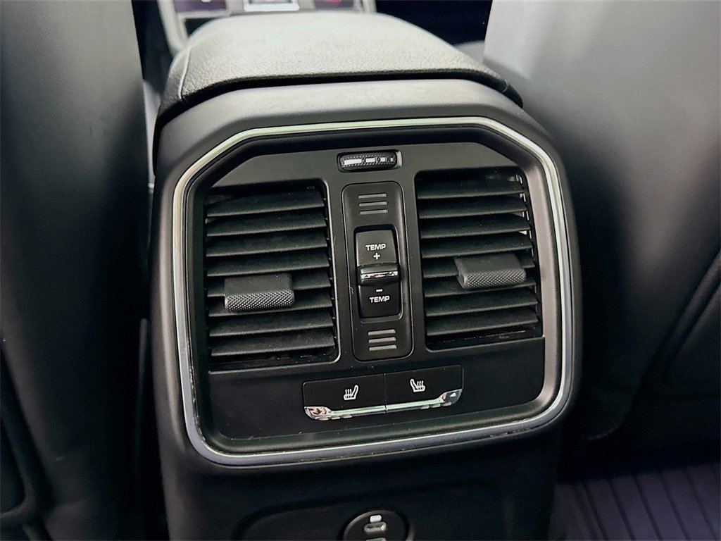 Used 2024 Porsche Macan image 26