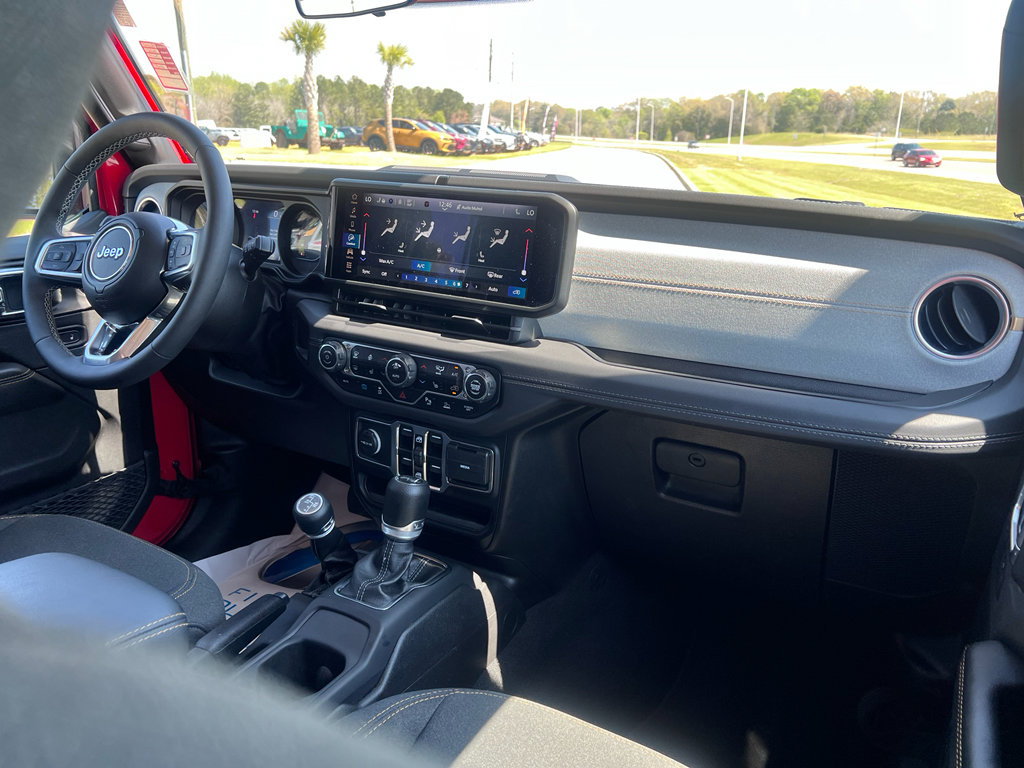 Used 2025 Jeep Wrangler Sahara w/ Safety Group image 11