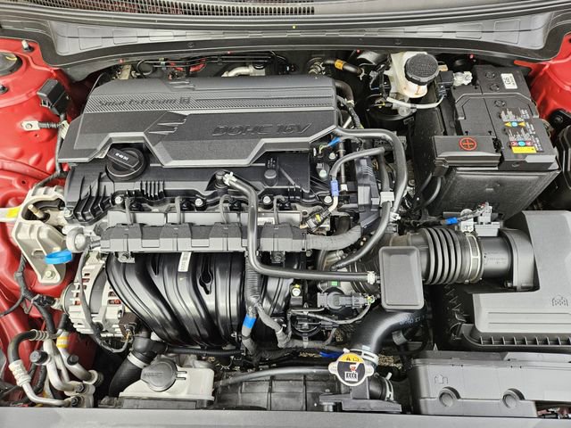 Used 2025 Hyundai Elantra Sport image 21