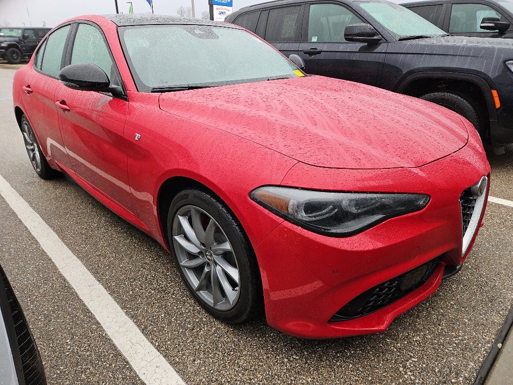 Used 2024 Alfa Romeo Giulia Ti w/ Active Assist Plus Package image 3
