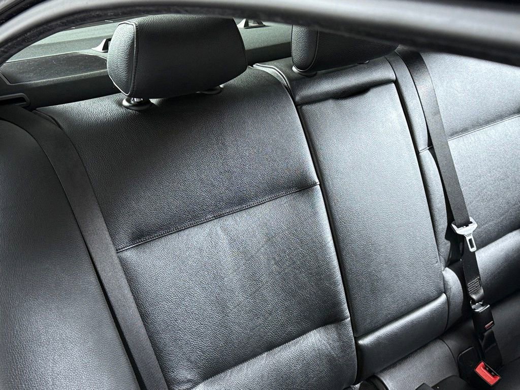 Used 2007 BMW 328i Sedan RWD image 18
