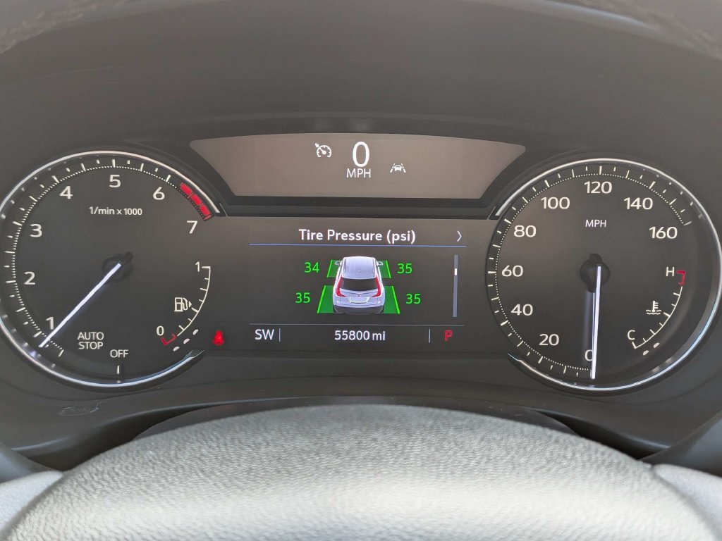 Used 2023 Cadillac XT4 Luxury w/ Cold Weather Package FWD image 30
