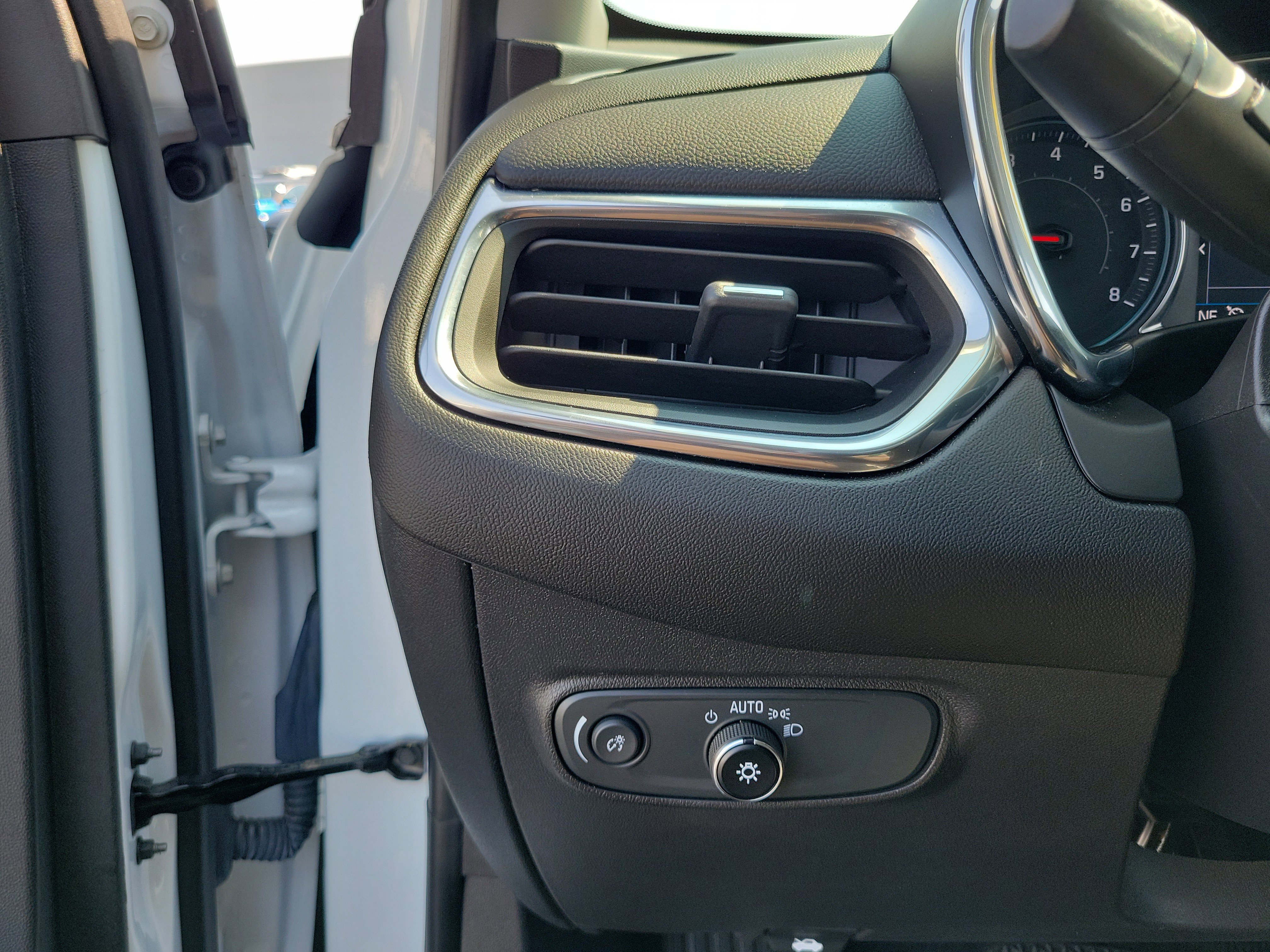 Used 2023 Chevrolet Equinox LT image 20