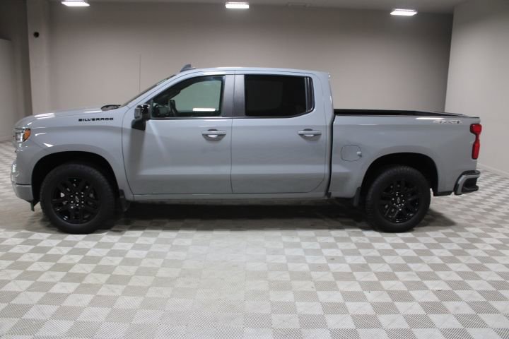 Used 2024 Chevrolet Silverado 1500 RST w/ Dark Appearance Package AWD/4WD image 8