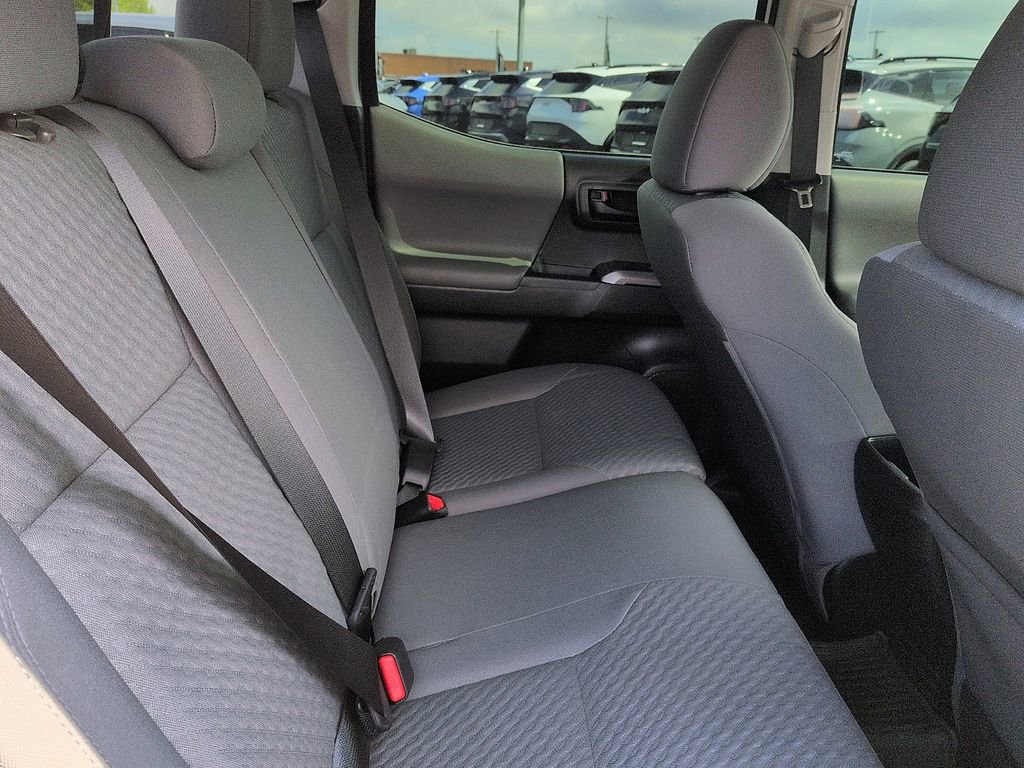 Used 2022 Toyota Tacoma SR5 RWD image 8