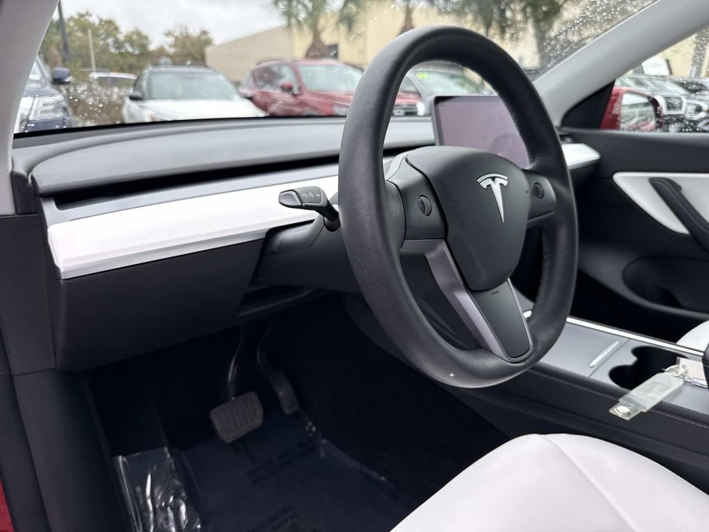 Used 2022 Tesla Model Y Long Range image 22