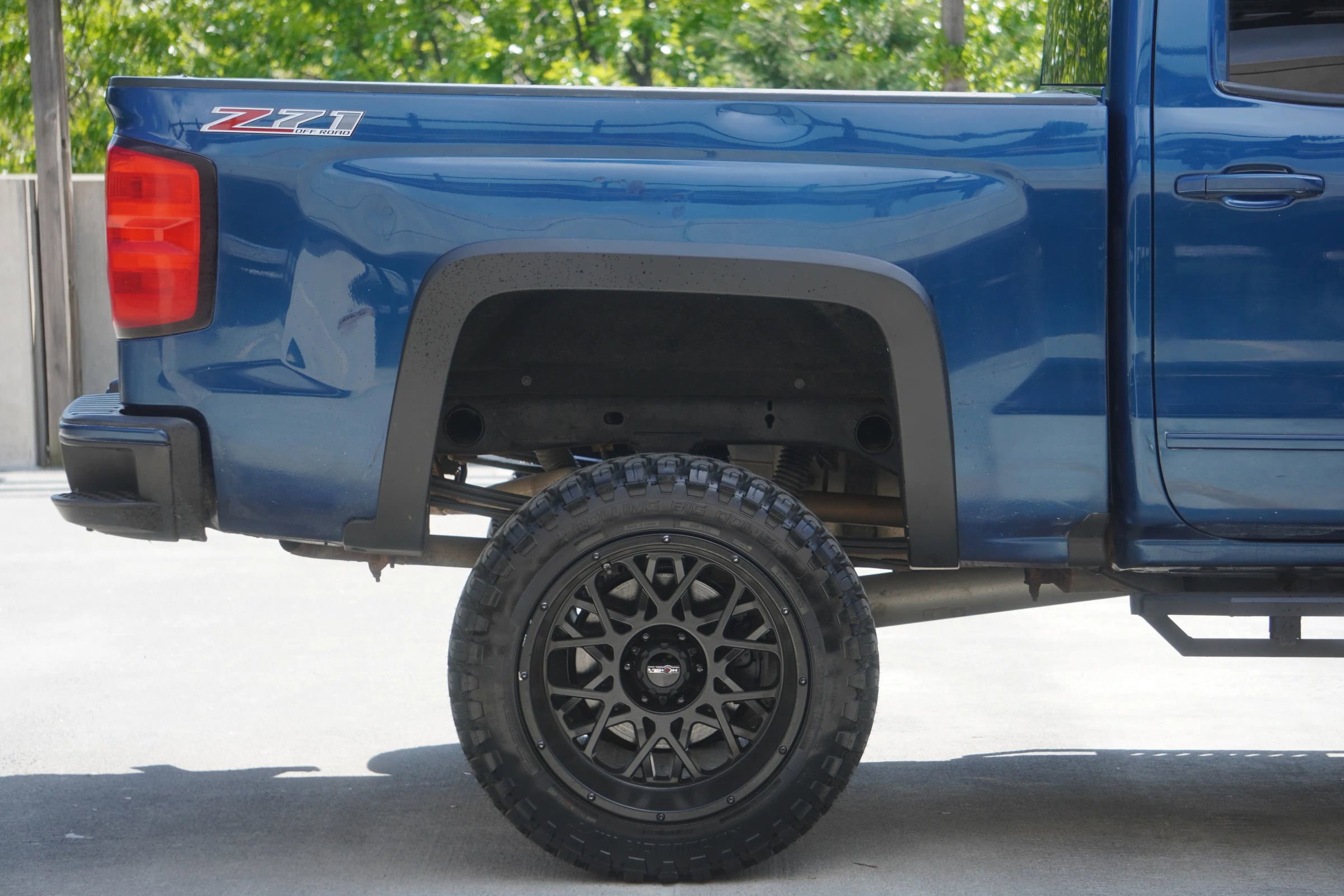 Used 2017 Chevrolet Silverado 1500 LT w/ All Star Edition AWD/4WD image 22