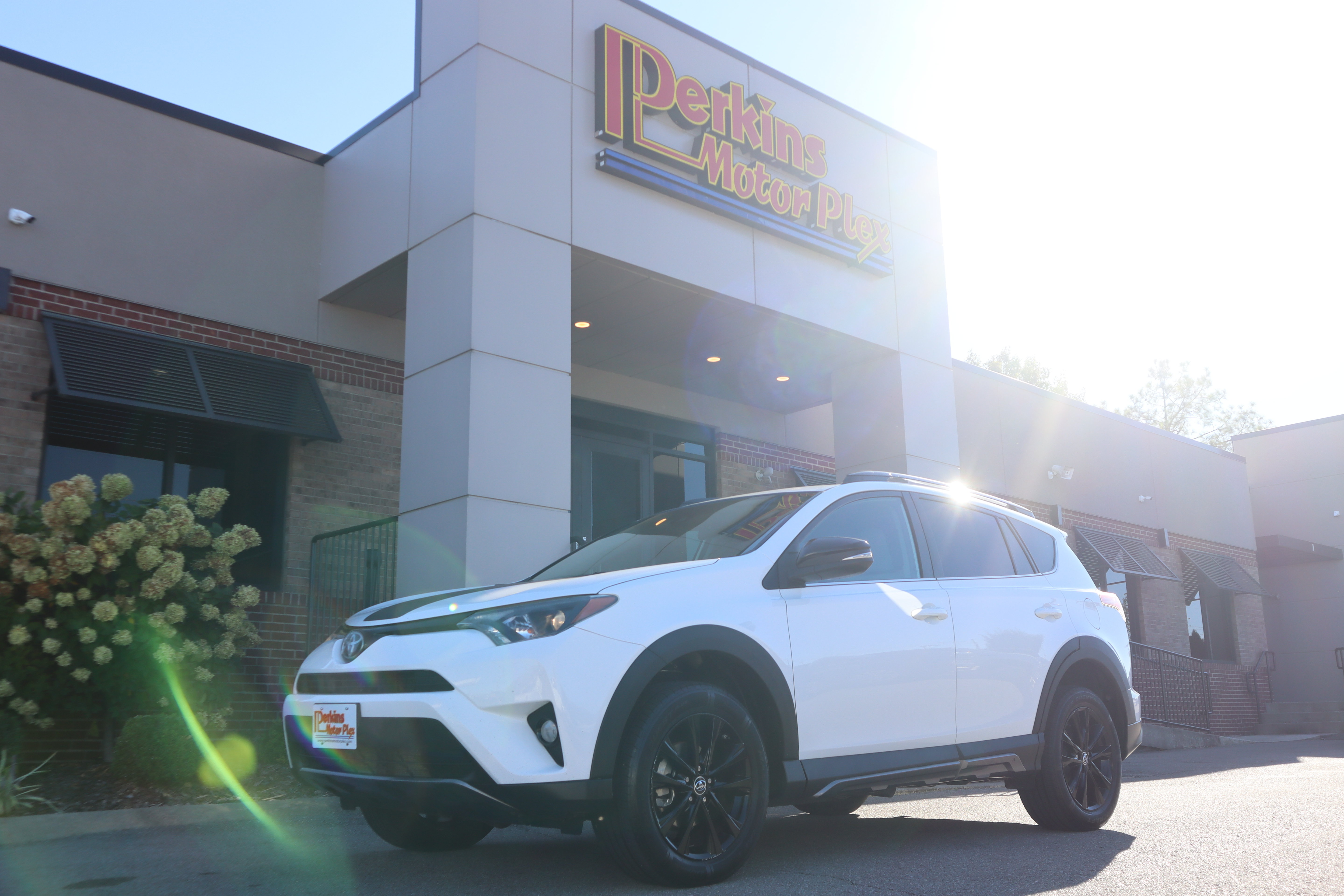 Used 2018 Toyota RAV4 XLE AWD/4WD image 31