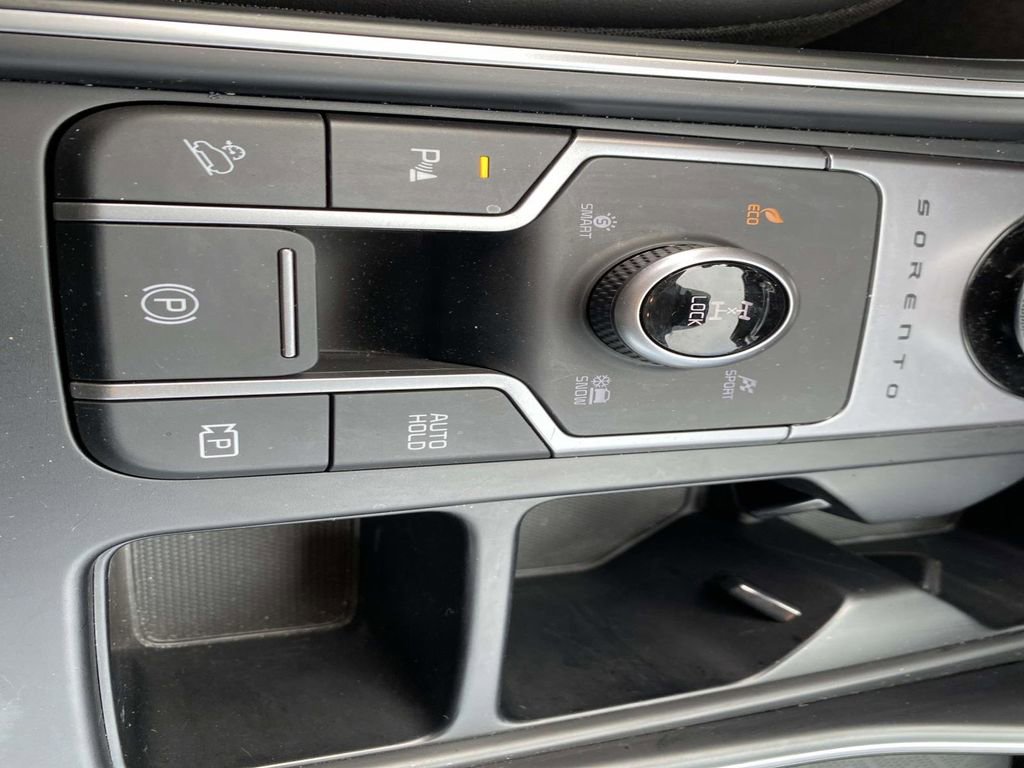 Used 2023 Kia Sorento EX image 17