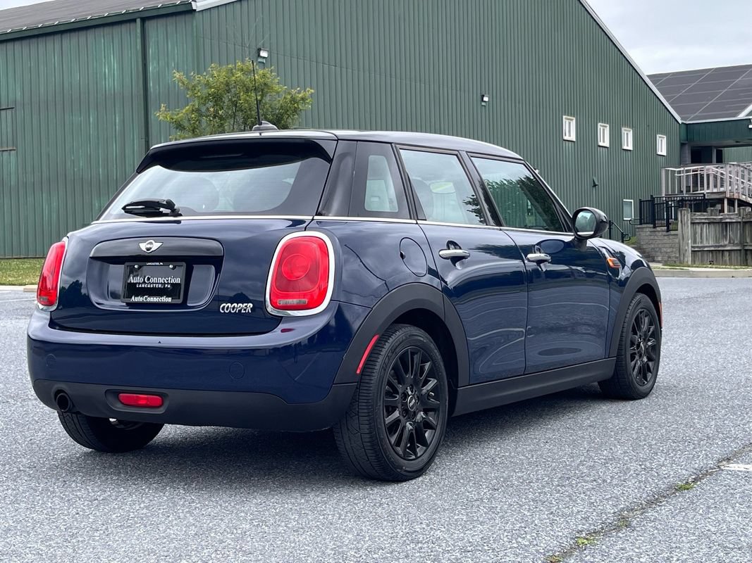 Used 2017 MINI Cooper 4-Door Hardtop FWD image 8