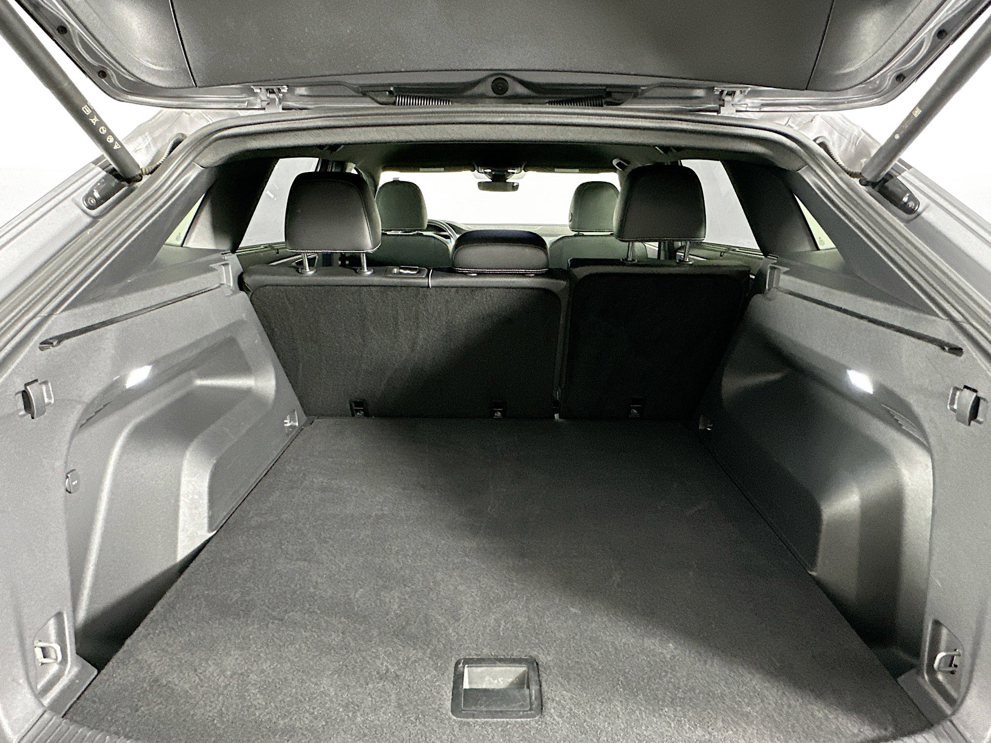 Used 2025 Volkswagen Atlas Cross Sport SE image 30