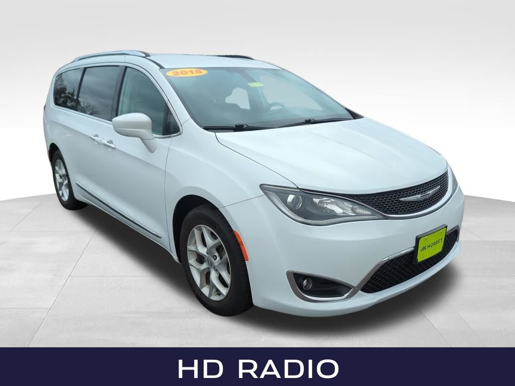 Used 2018 Chrysler Pacifica Touring-L w/ Tire & Wheel Group image 10