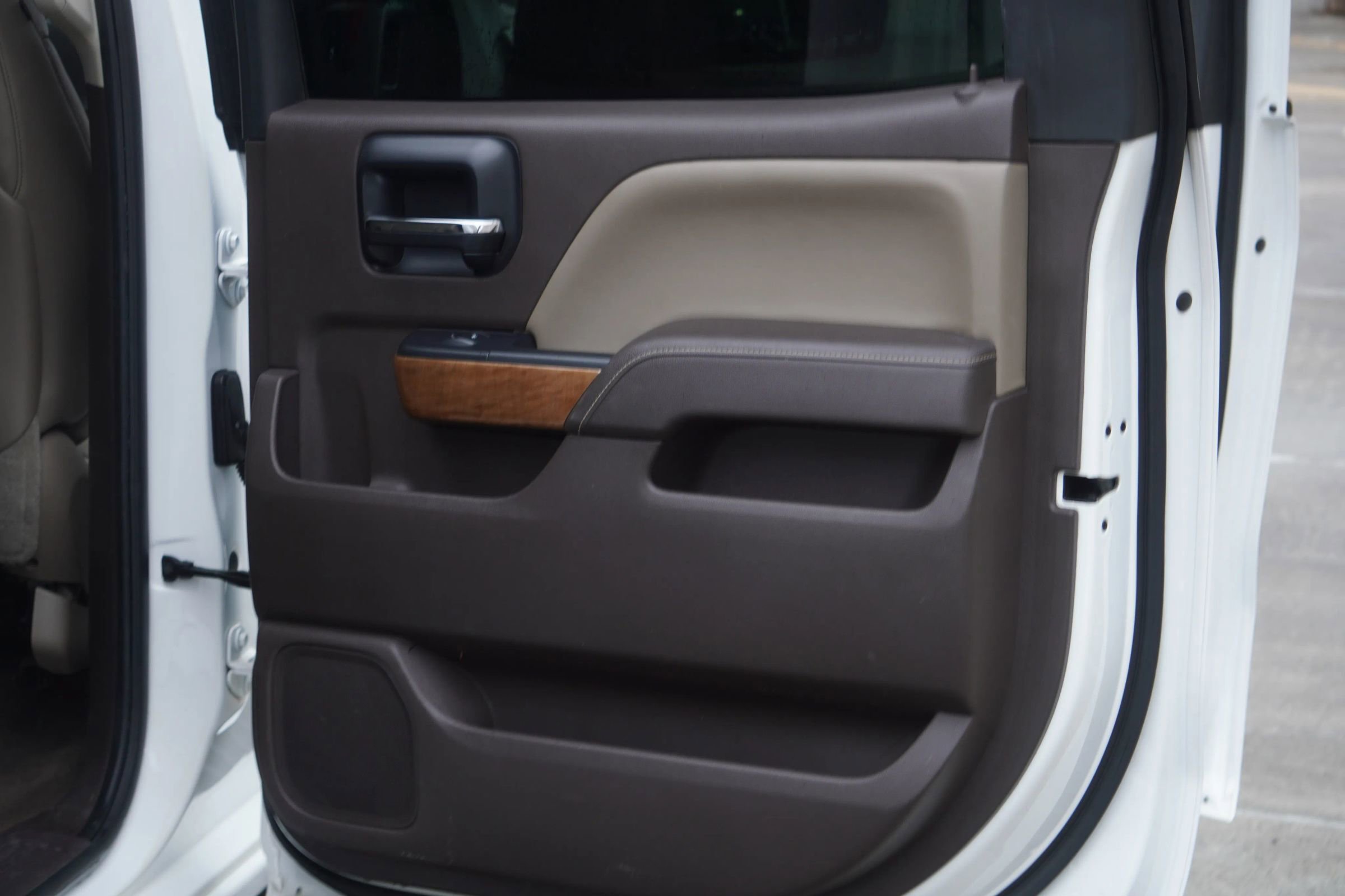 Used 2014 Chevrolet Silverado 1500 LTZ w/ LTZ Plus Package image 26