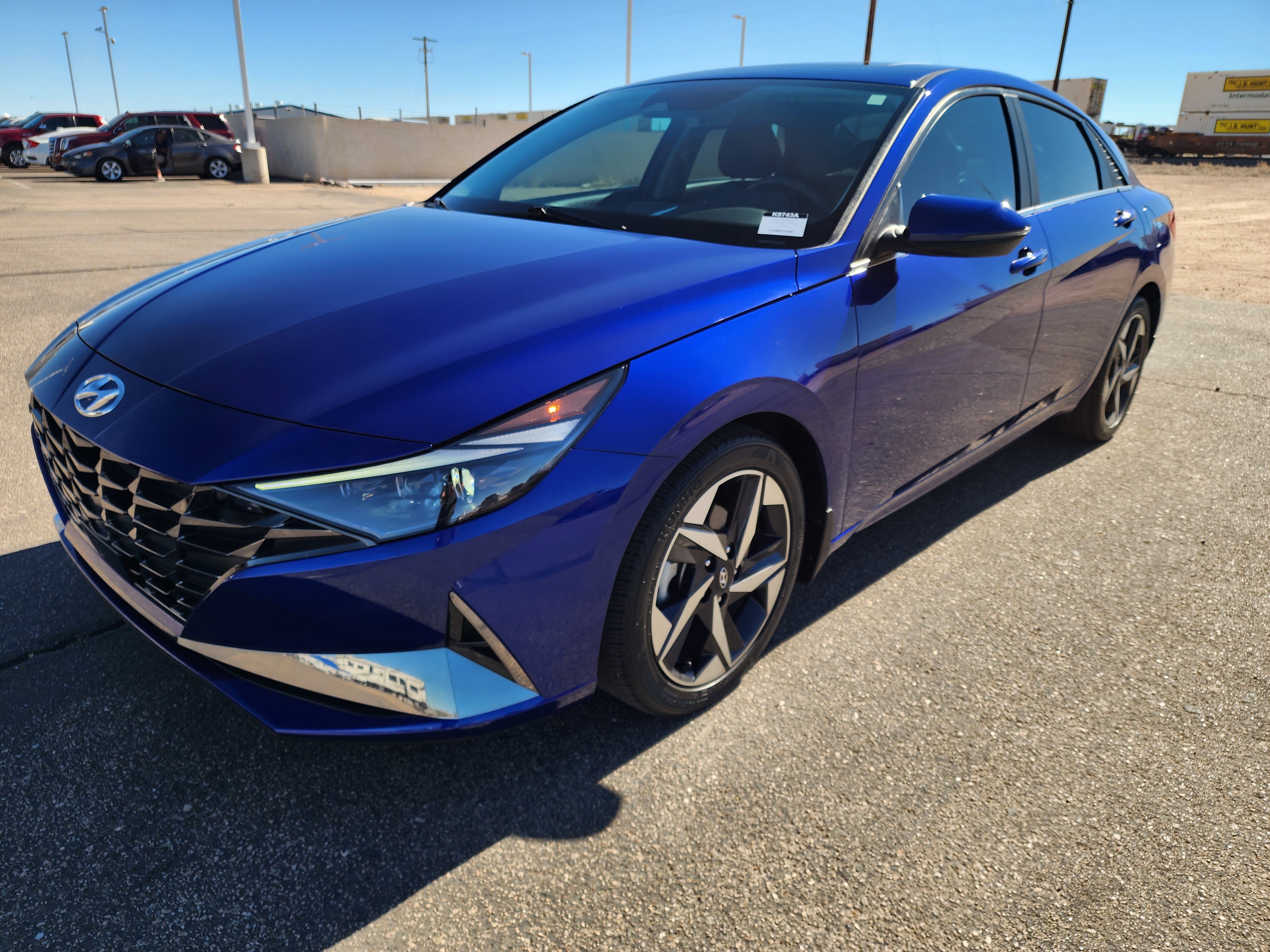 Used 2021 Hyundai Elantra Limited image 3