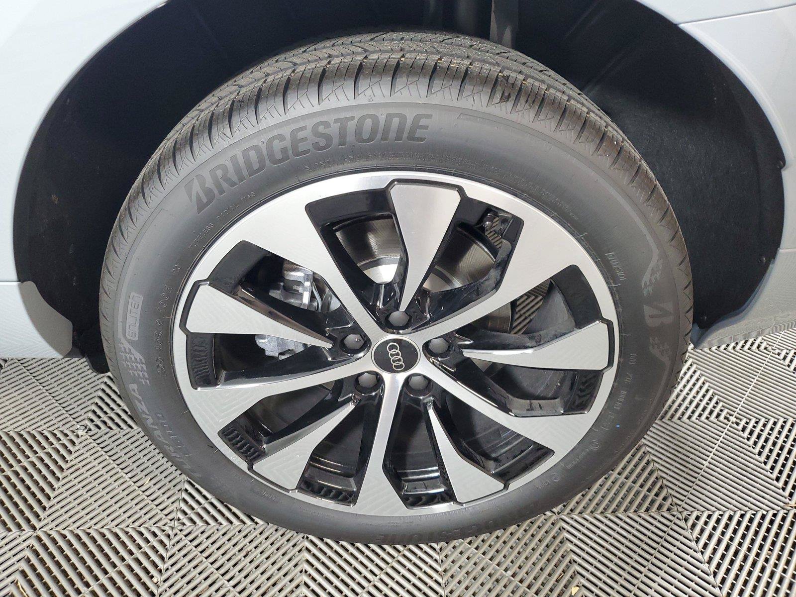 New 2026 Audi Q3 quattro 2.0T AWD/4WD image 11