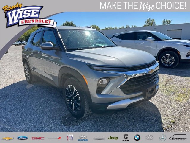 Used 2026 Chevrolet TrailBlazer LT FWD image 1