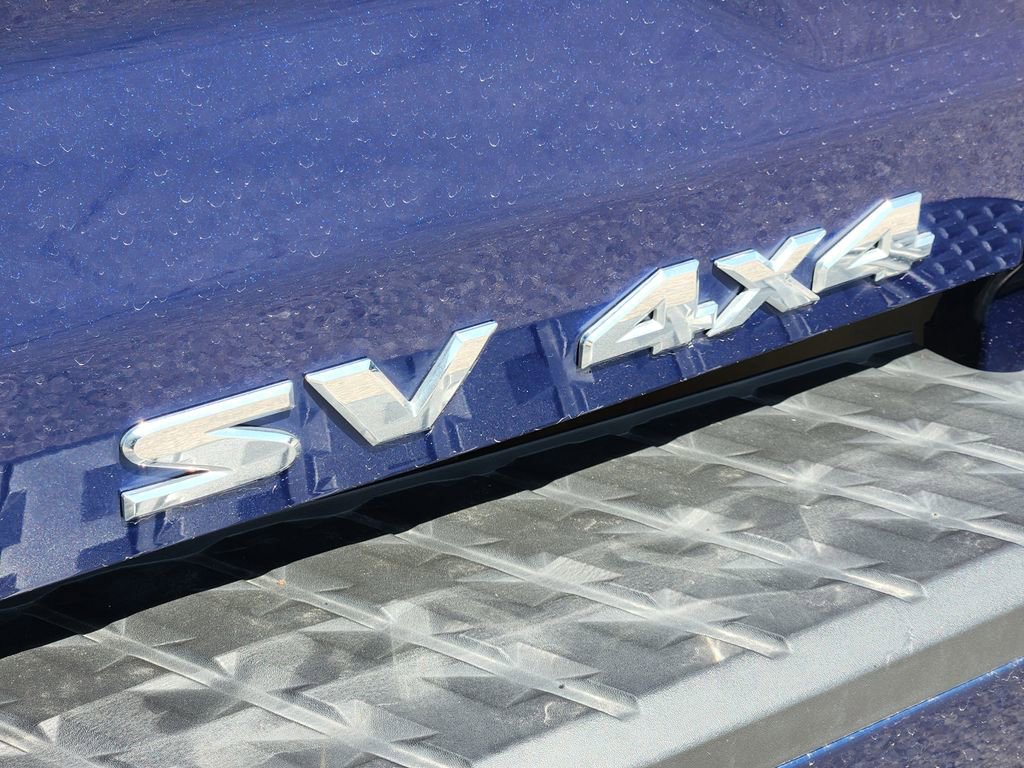 Used 2022 Nissan Titan SV image 9
