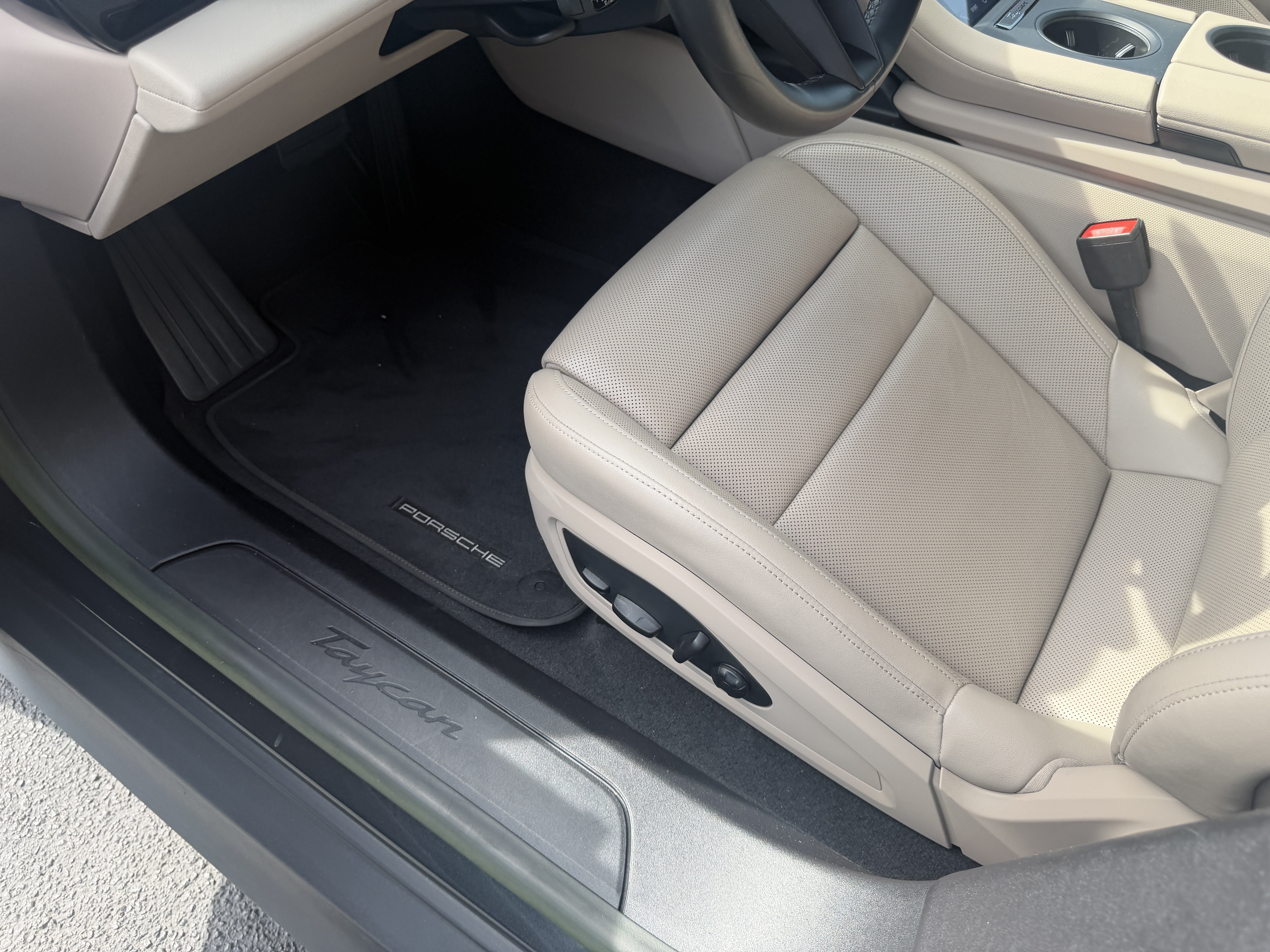 Certified 2023 Porsche Taycan RWD image 15