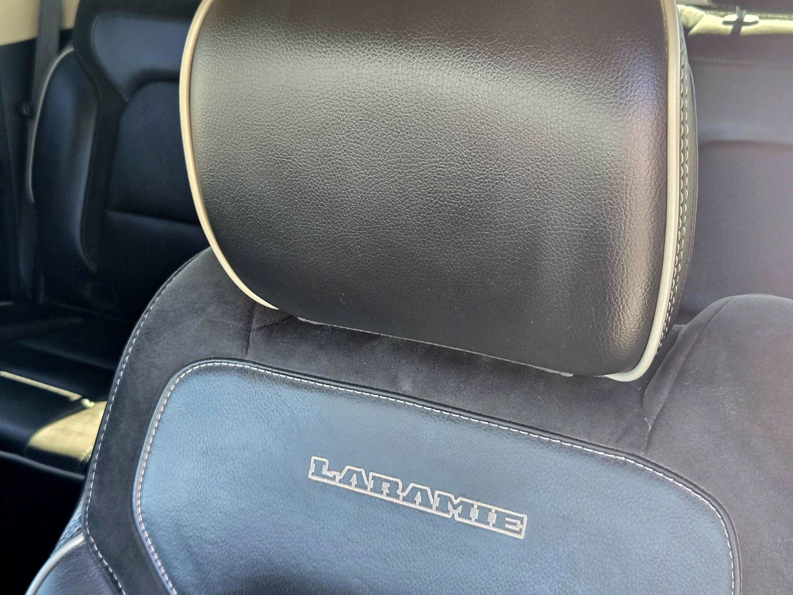 Used 2021 RAM 1500 Laramie w/ Off Road Group image 18