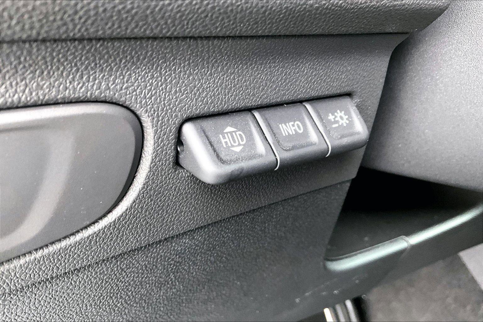 Used 2023 Buick Envision Essence w/ Technology Package I AWD/4WD image 37